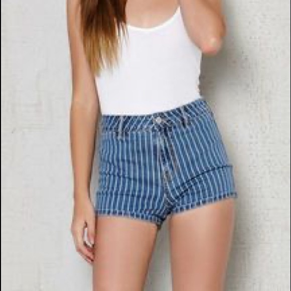 High waisted striped Kendall and Kylie shorts - Picture 2 of 5